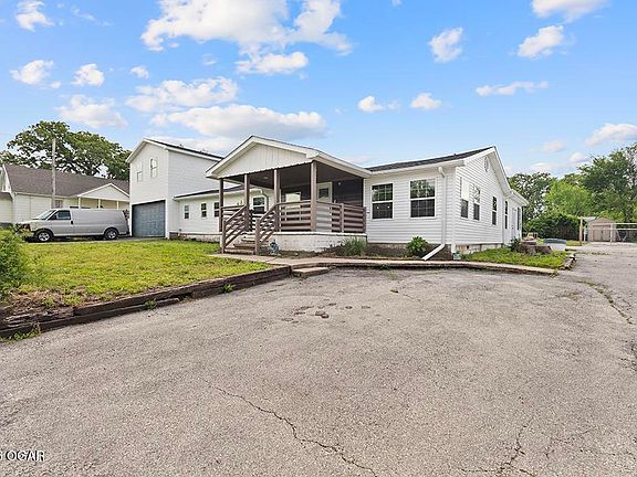 3rd image of 13323 Palm Rd