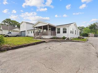 13323 Palm Rd, Neosho, MO 64850