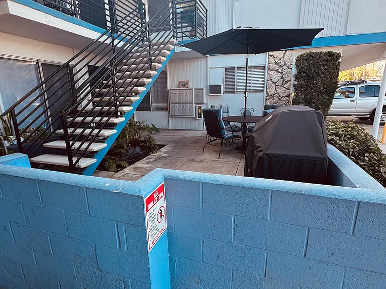 1875 Thomas Ave — Photo 3