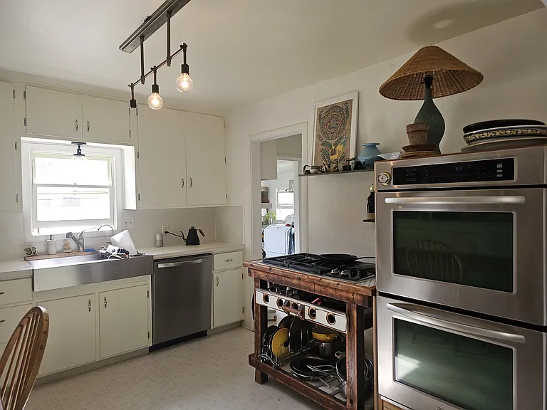 980 Wenzel Ln — Photo 11