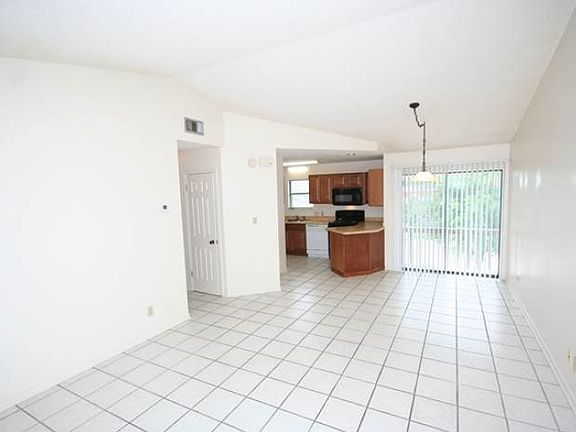 2nd image of 222 Weis Ln APT 3C