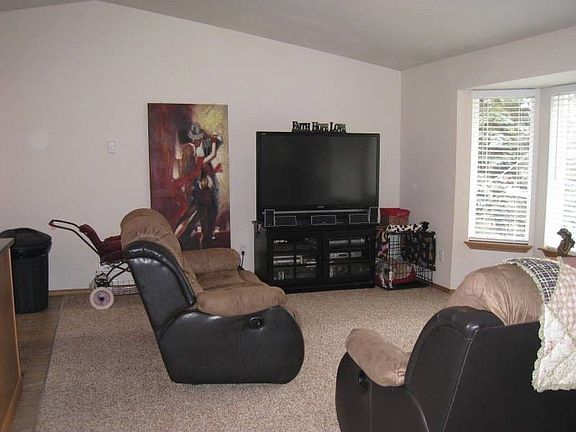 3rd image of 22512 32nd Ave E
