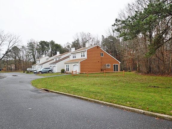 3rd image of 237 Ivy Meadow Ct
