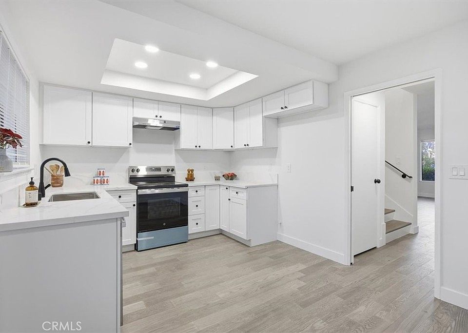 1st image of 28192 Ridgecove Ct S