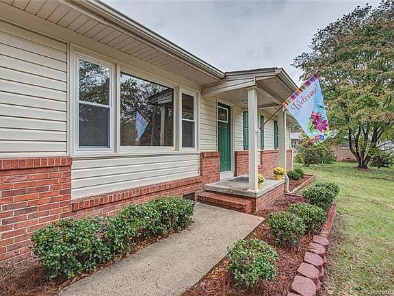 3rd image of 1533 Meadowbrook Ln