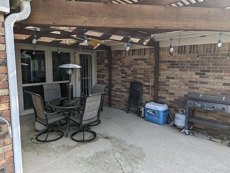 907 Mapleleaf Ln — Photo 11