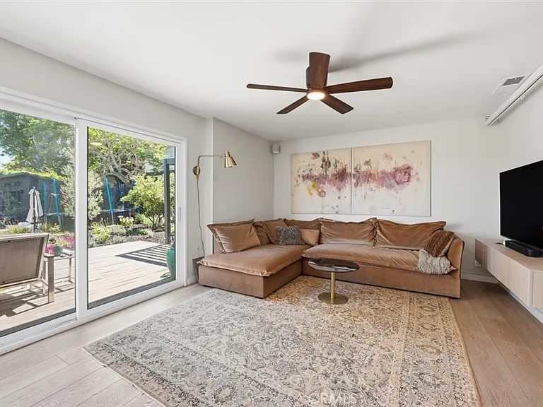 1720 Voorhees Ave — Photo 9
