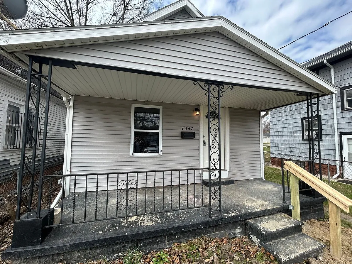 Building Photo - 2347 Rosedale Ave
