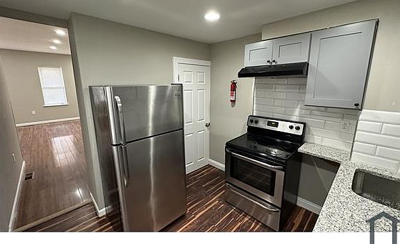 3rd image of 2026 W Oxford St