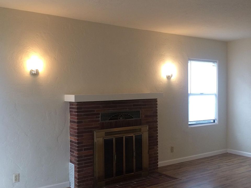 1st image of 415 Alta Vista Dr