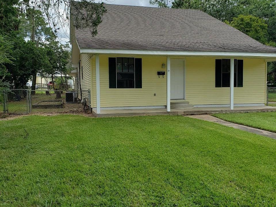 2nd image of 321 Natchez Blvd