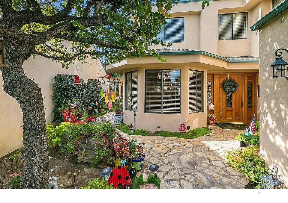 Sapphire Front Garden