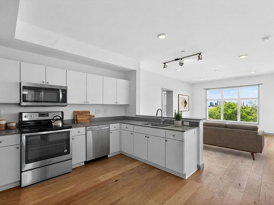 1st image of 400 Herron Dr APT 421