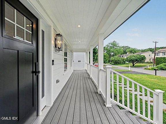 5th image of 4 Sachem Ln
