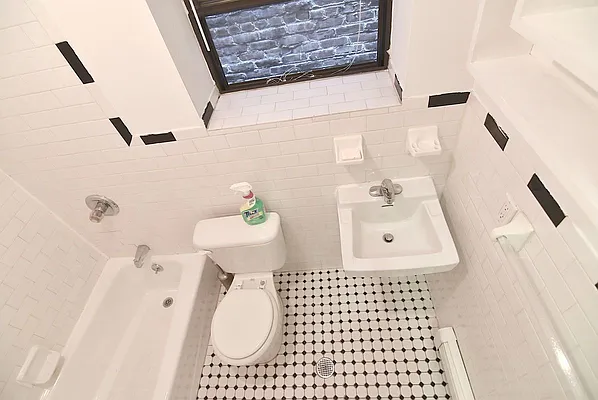 Rented by J Misrahi Realty Corp | media 24