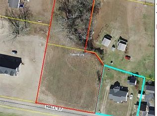 102 Hall St, Salemburg, NC 28385
