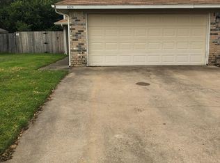 6626 Parkview Ln, North Richland Hills, TX 76182