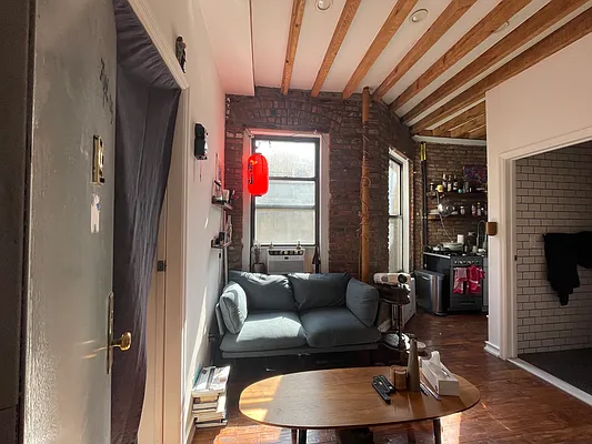 Rented by Triumph Property Group | media 9