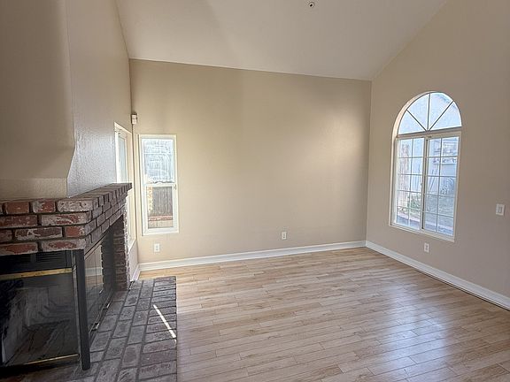 3rd image of 12019 Weeping Willow Ln