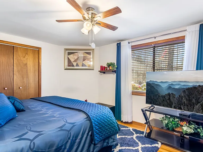 102 Mizzen Ct — Photo 8