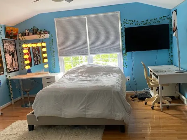 9523 Lagersfield Cir, Vienna, VA 22181