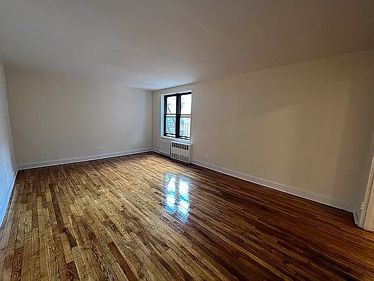 2nd image of 41-12 Parsons Blvd #508