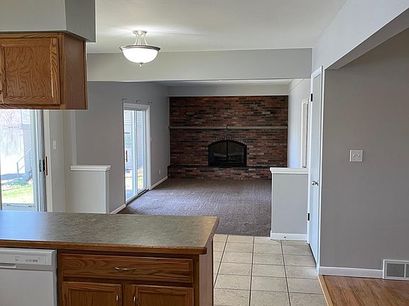 5th image of 1295 Paul Blvd