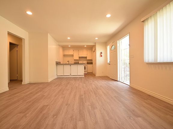 3rd image of 2625 Tiller Ave