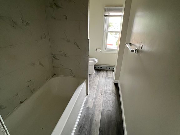4th image of 139-141 Magnolia Ave #2
