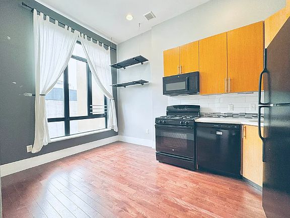 4th image of 1190 Bedford Ave APT 3B