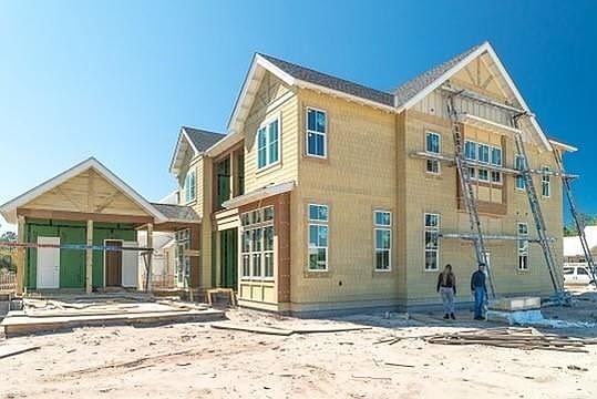 4th image of 183 Needlecast Ln