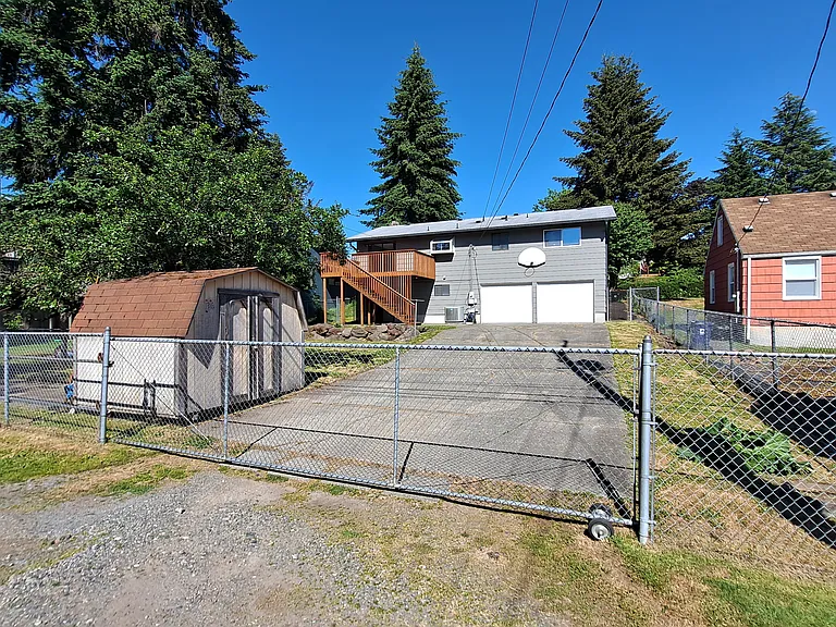 1316 S Woodlawn St — Photo 66