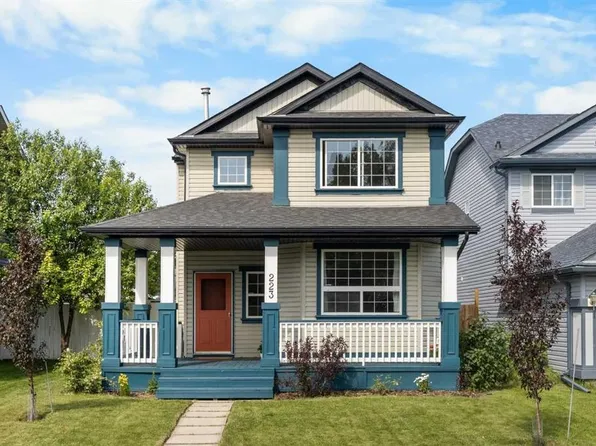 223 E Coventry Rd NE, Calgary, AB T3K 5H6