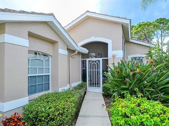 3rd image of 9557 Forest Hills Cir