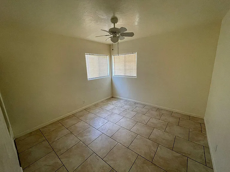 868 S Park Ave — Photo 7