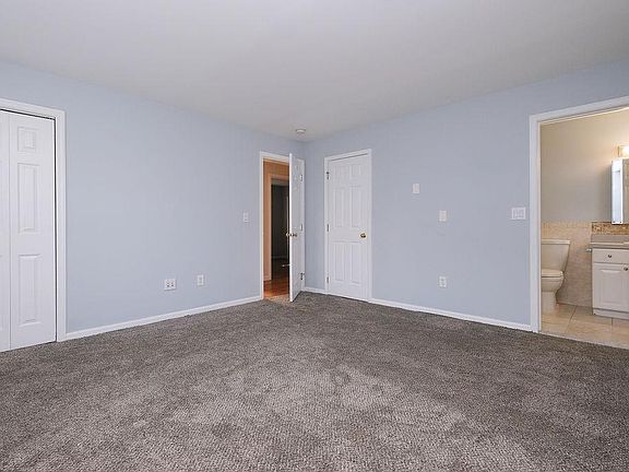 3rd image of 20 Lefurgy Ave #1