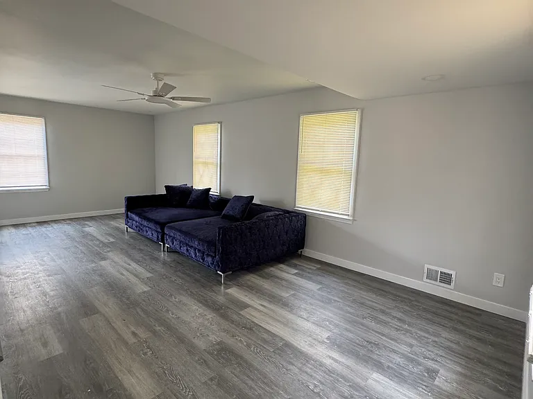 6571 Rock Springs Rd — Photo 10