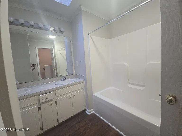 2325 Vineyard Dr #C4 — Photo 8
