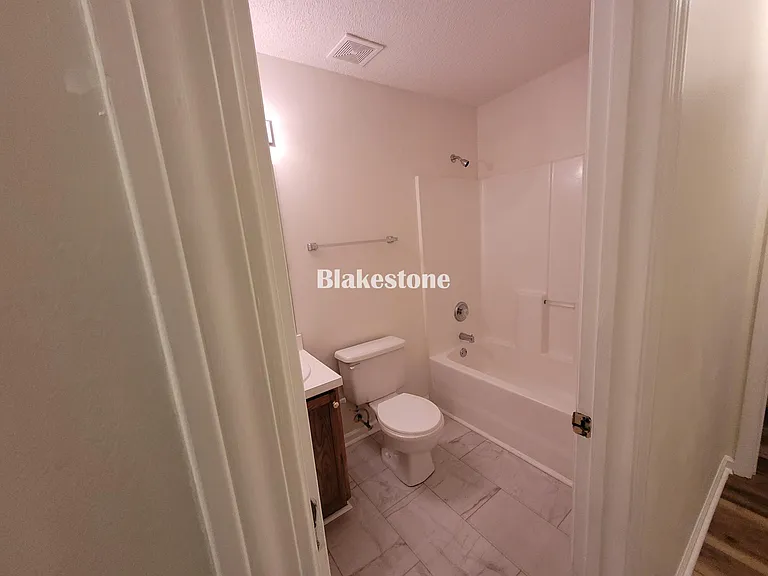111 Lake Valley Ln — Photo 14