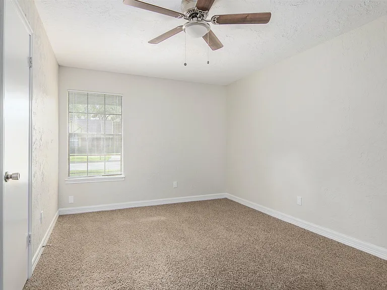 2716 Pine Cone Ln — Photo 22