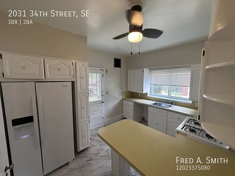 2031 34th St SE — Photo 11