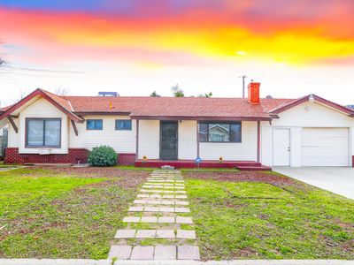 1909 W School Avenue, Porterville, CA, 93257