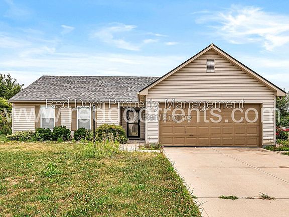 2nd image of 127 Broadmoor Bnd