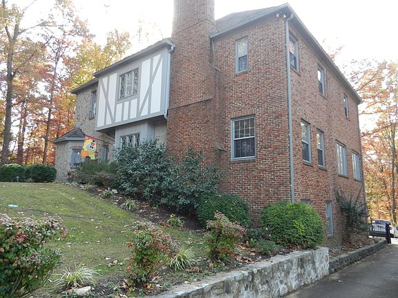 3rd image of 317 Hawthorne Dr