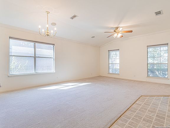 4th image of 1140 Lion Way