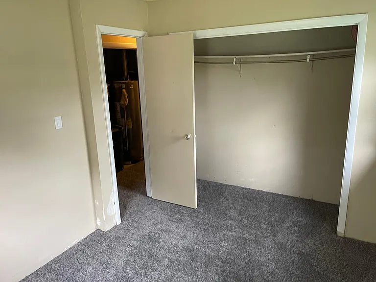 1050 Pershing St — Photo 15