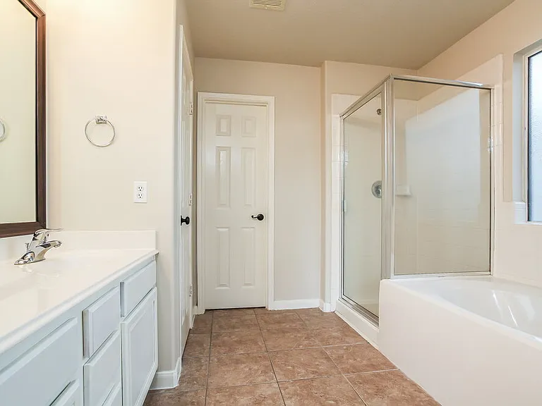 14819 Olde Manor Ln — Photo 14