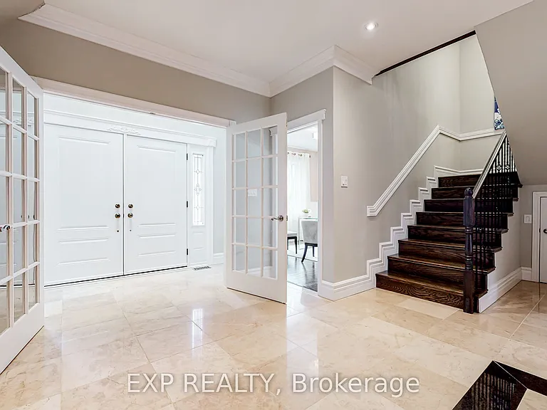 168 Caines Ave — Photo 2