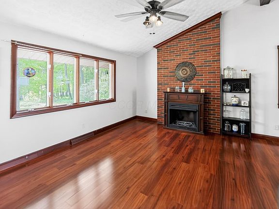 3rd image of 23783 Caves Rd