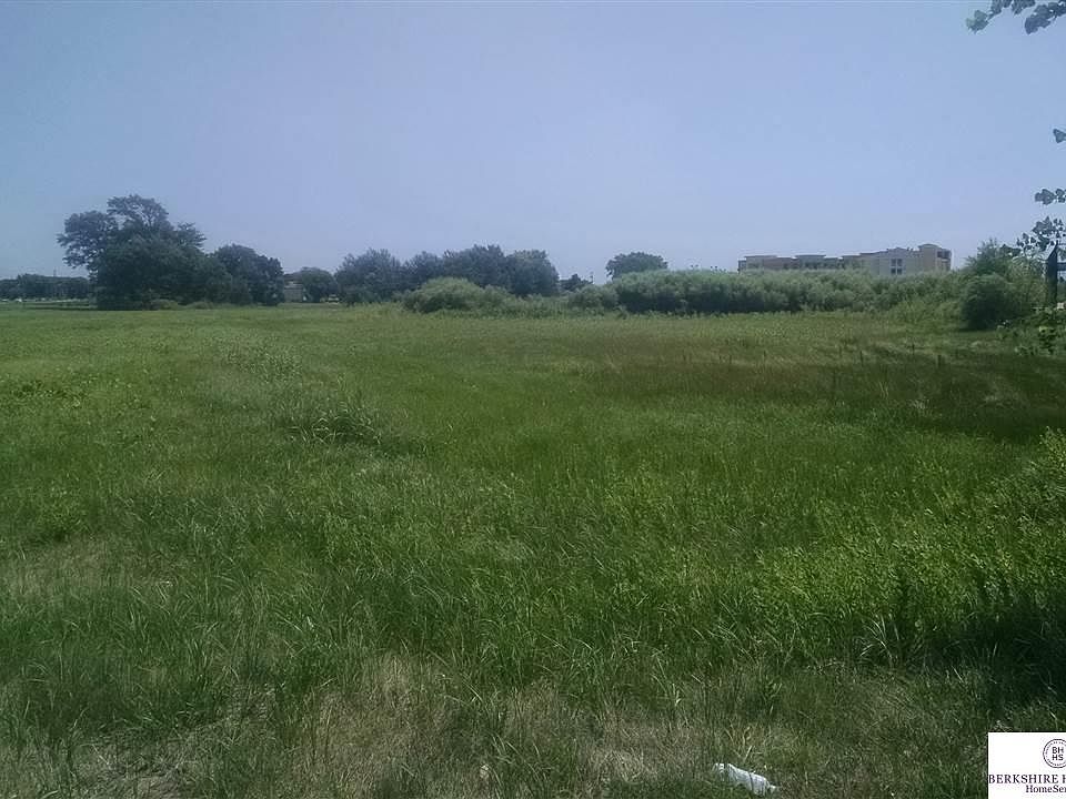 1st image of 2101 W Pasewalk Ave